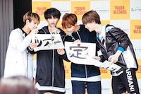 ツアーの開催を発表するEBiSSH。（写真提供：スターダストプロモーション）