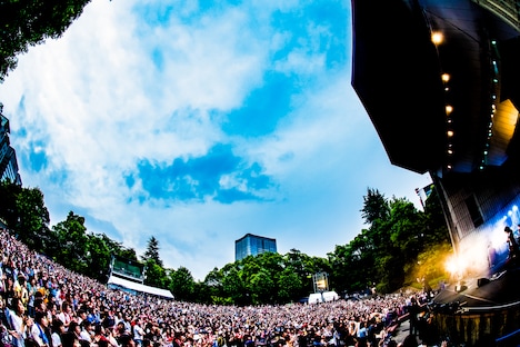THEイナズマ戦隊「俺とオマエと野音と応援歌」の様子。（撮影：浜野カズシ）