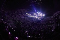 TWICE「TWICE 2ND TOUR 'TWICELAND ZONE 2 : Fantasy Park' IN JAPAN」埼玉・さいたまスーパーアリーナ公演の様子。（撮影：田中聖太郎写真事務所）