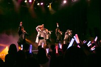 CUBERS「CUBERSワンマンライブ ～それじゃ、ホールワンマン～」の様子。（撮影：牛島康介）