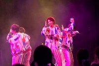 CUBERS「CUBERSワンマンライブ ～それじゃ、ホールワンマン～」の様子。（撮影：牛島康介）