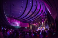 CUBERS「CUBERSワンマンライブ ～それじゃ、ホールワンマン～」の様子。（撮影：牛島康介）