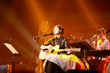 安藤裕子「15周年LIVE～長くなるでしょうからお夕飯はお早めに～」の様子。（撮影：石井亜希）