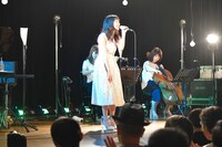 上野優華「ACOUSTIC LIVE TOUR 2018 ～Song with You～」東京・全電通労働会館公演の様子。（写真提供：キングレコード）