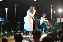上野優華「ACOUSTIC LIVE TOUR 2018 ～Song with You～」東京・全電通労働会館公演の様子。（写真提供：キングレコード）