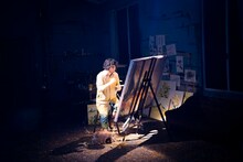 峯田和伸演じる“画家・ゴッホ”。(c)2018「猫は抱くもの」製作委員会