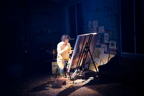 峯田和伸演じる“画家・ゴッホ”。(c)2018「猫は抱くもの」製作委員会