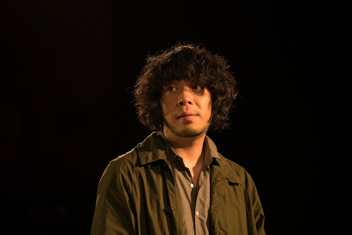 峯田和伸が売れない画家を熱演、「猫は抱くもの」場面写真公開