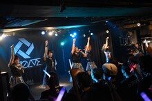 「IVOLVE ONEMAN LIVE "Hacia el verano"」の様子。