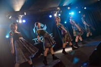 「IVOLVE ONEMAN LIVE "Hacia el verano"」の様子。