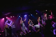 「IVOLVE ONEMAN LIVE "Hacia el verano"」の様子。