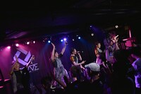 「IVOLVE ONEMAN LIVE "Hacia el verano"」の様子。