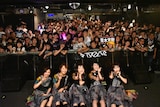 「IVOLVE ONEMAN LIVE "Hacia el verano"」で撮影された記念写真。