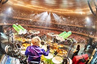 LUNA SEA「LUNA SEA The Anniversary 2018 The LUV -World left behind- FINAL」の様子。（写真提供：（株）LUNA SEA）