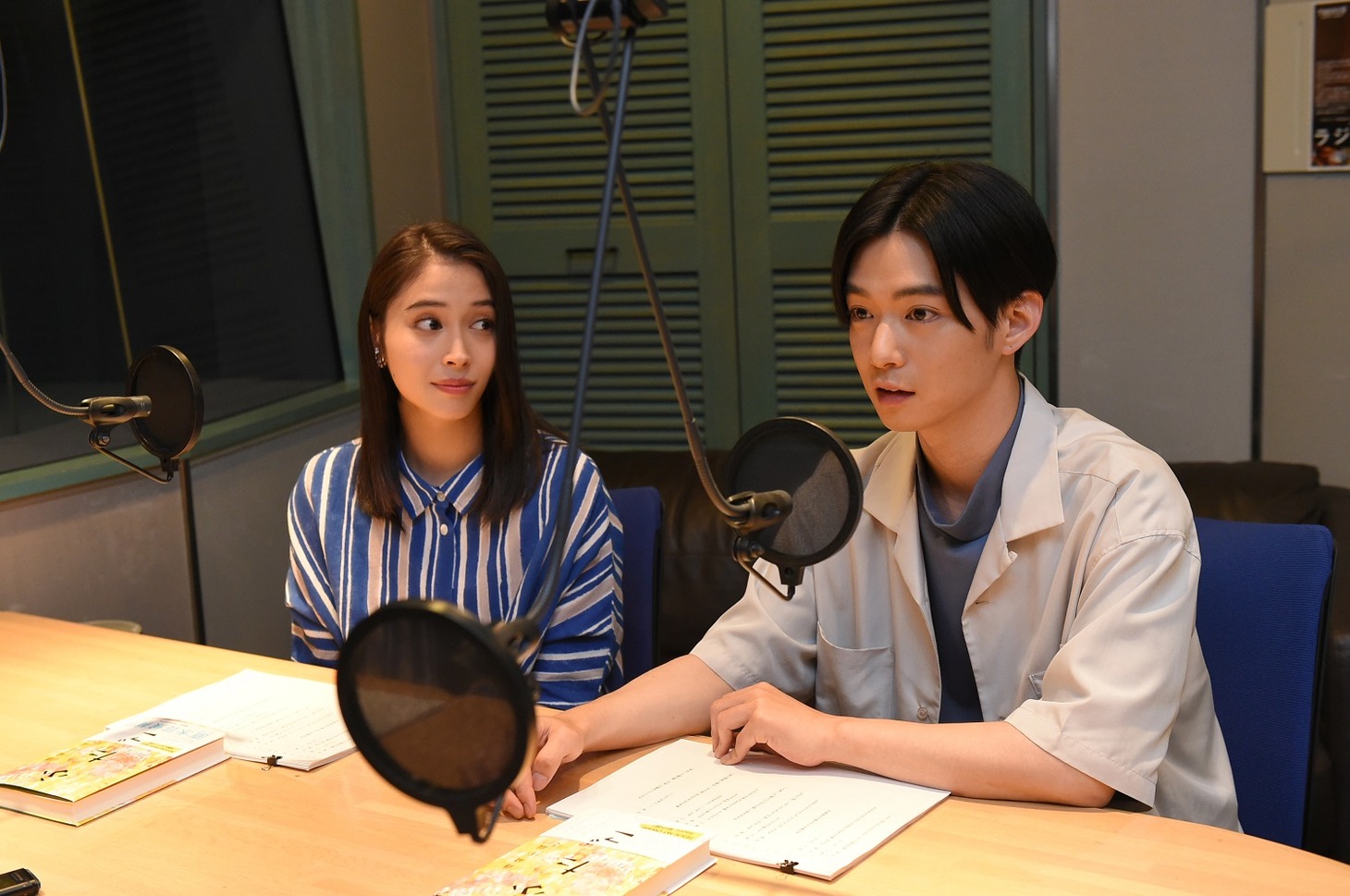 左から広瀬アリス、千葉雄大。