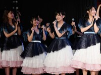「AKB48 53rdシングル 世界選抜総選挙」の結果を聞くAKB48メンバー。(c)AKS
