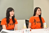 左から川村文乃、和田彩花。
