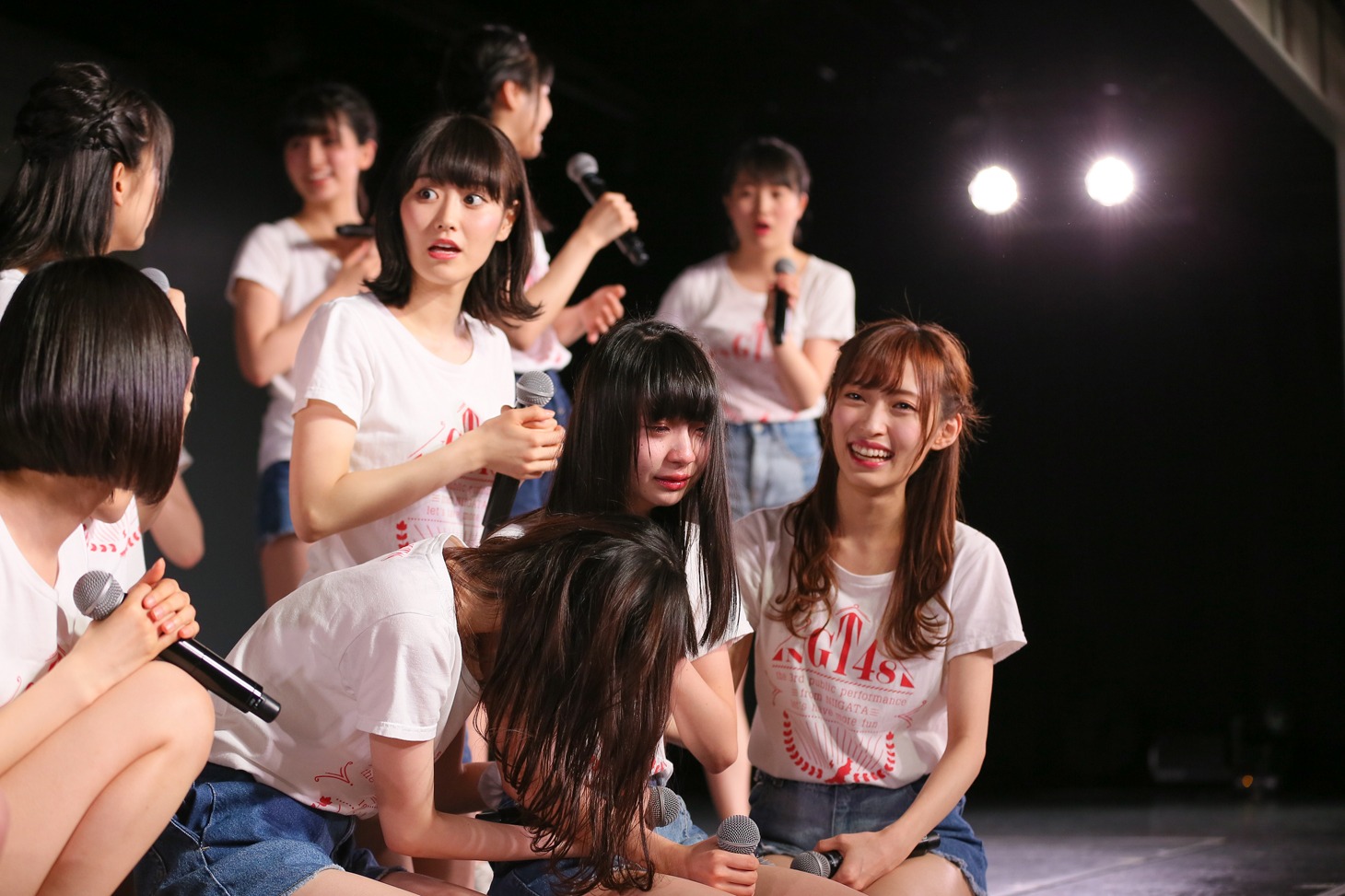 「AKB48 53rdシングル 世界選抜総選挙」に驚くNGT48メンバー。(c)AKS