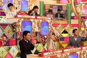 的場浩司（右）率いる男性チーム。(c)フジテレビ