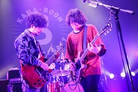 後藤正文（ASIAN KUNG-FU GENERATION）と谷口鮪（KANA-BOON）。（撮影：山川哲矢）