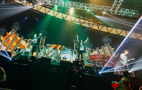 FLOW(撮影:西槇太一)