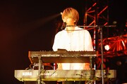 杉本雄治(Vo, Piano / WEAVER)(撮影:山川哲矢)