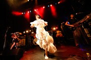 永原真夏＋SUPER GOOD BAND（撮影：木村泰之）