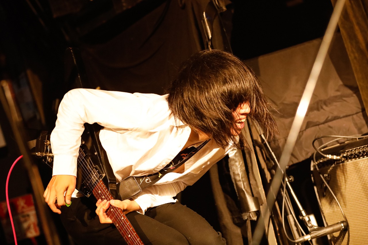 高野京介 （G / SuiseiNoboAz）（撮影：木村泰之）