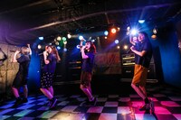 Malcolm Mask McLaren「Light in Distortion」東京・新宿LOFTの様子。（写真提供：エイジアプロモーション）