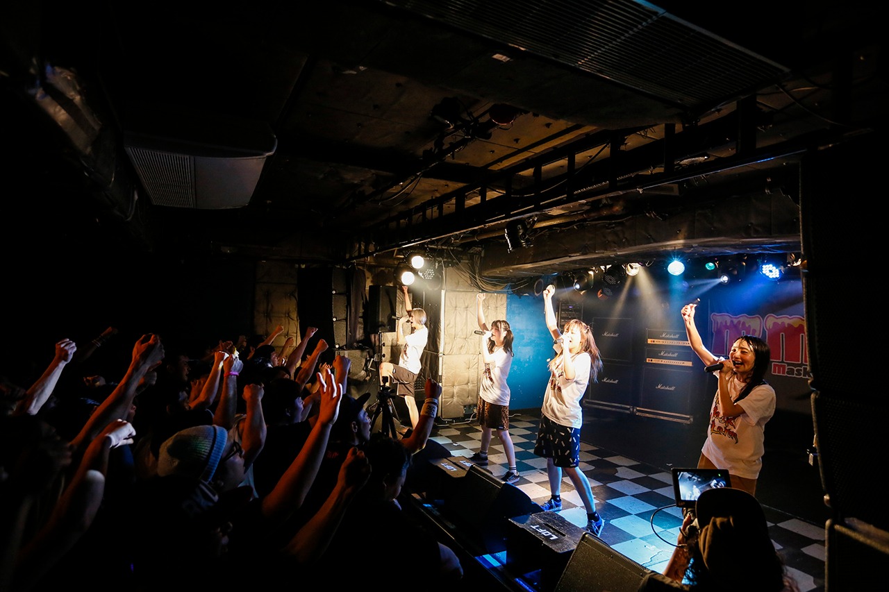 Malcolm Mask McLaren「Light in Distortion」東京・新宿LOFTの様子。（写真提供：エイジアプロモーション）