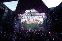 鈴村健一「鈴村健一 満天LIVE 2018 "Going my rail"」の様子。（撮影：草刈雅之）