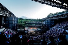 鈴村健一「鈴村健一 満天LIVE 2018 "Going my rail"」の様子。（撮影：草刈雅之）