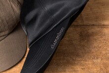 クラムボンとCA4LAのコラボレーションキャップ。