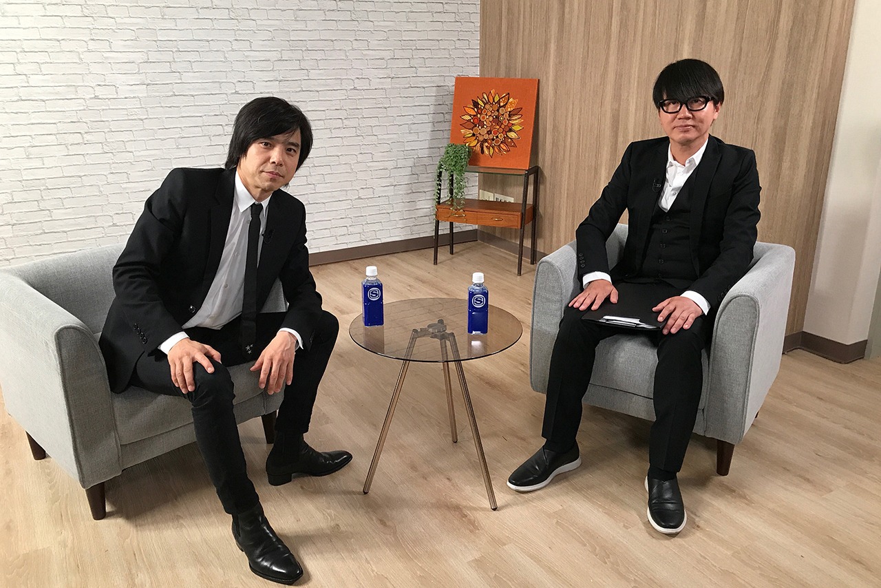 左から宮本浩次（Vo, G）、鹿野淳（MUSICA）。