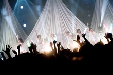 東京パフォーマンスドール「The 5th Anniversary ダンスサミット」の様子。（写真提供：EPICレコードジャパン）