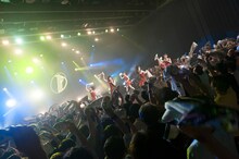 東京パフォーマンスドール「The 5th Anniversary ダンスサミット」の様子。（写真提供：EPICレコードジャパン）