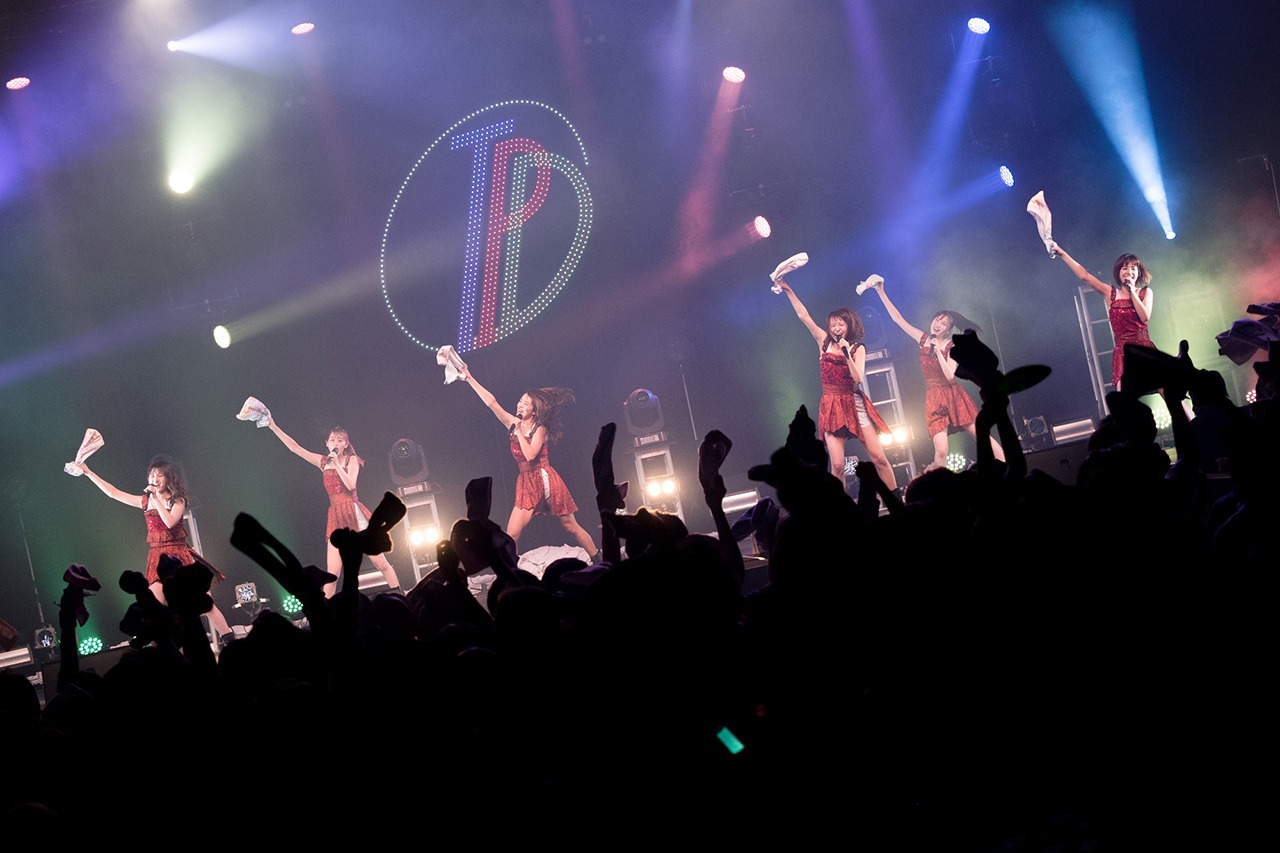 東京パフォーマンスドール「The 5th Anniversary ダンスサミット」の様子。（写真提供：EPICレコードジャパン）