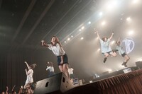 東京パフォーマンスドール「The 5th Anniversary ダンスサミット」の様子。（写真提供：EPICレコードジャパン）