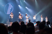 東京パフォーマンスドール「The 5th Anniversary ダンスサミット」の様子。（写真提供：EPICレコードジャパン）