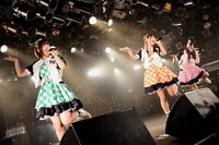 左から福緒唯、広瀬ゆうき、巴奎依。