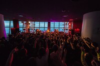 MAN WITH A MISSIONのライブの様子。（Photo by Daisuke Sakai［FYD Inc.］）