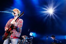 光村龍哉（Vo, G）（撮影：岡田貴之）