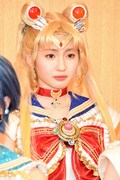 Team STARとしてセーラームーン / 月野うさぎを演じる井上小百合（乃木坂46）。
