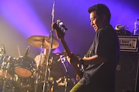 山田貴洋（B, Vo）（Photo by TEPPEI）