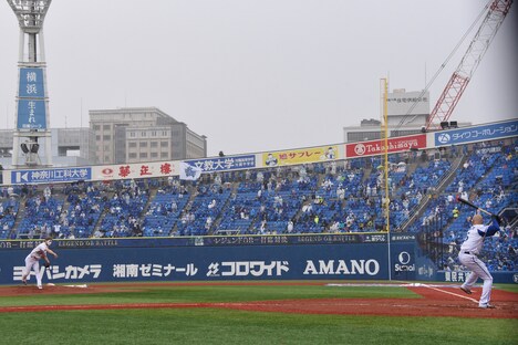 「レジェンドOB一打席対決」の様子。