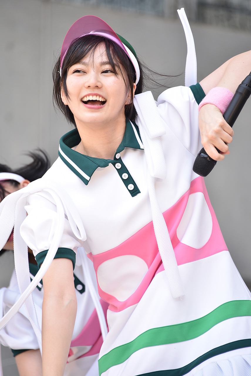 安本彩花