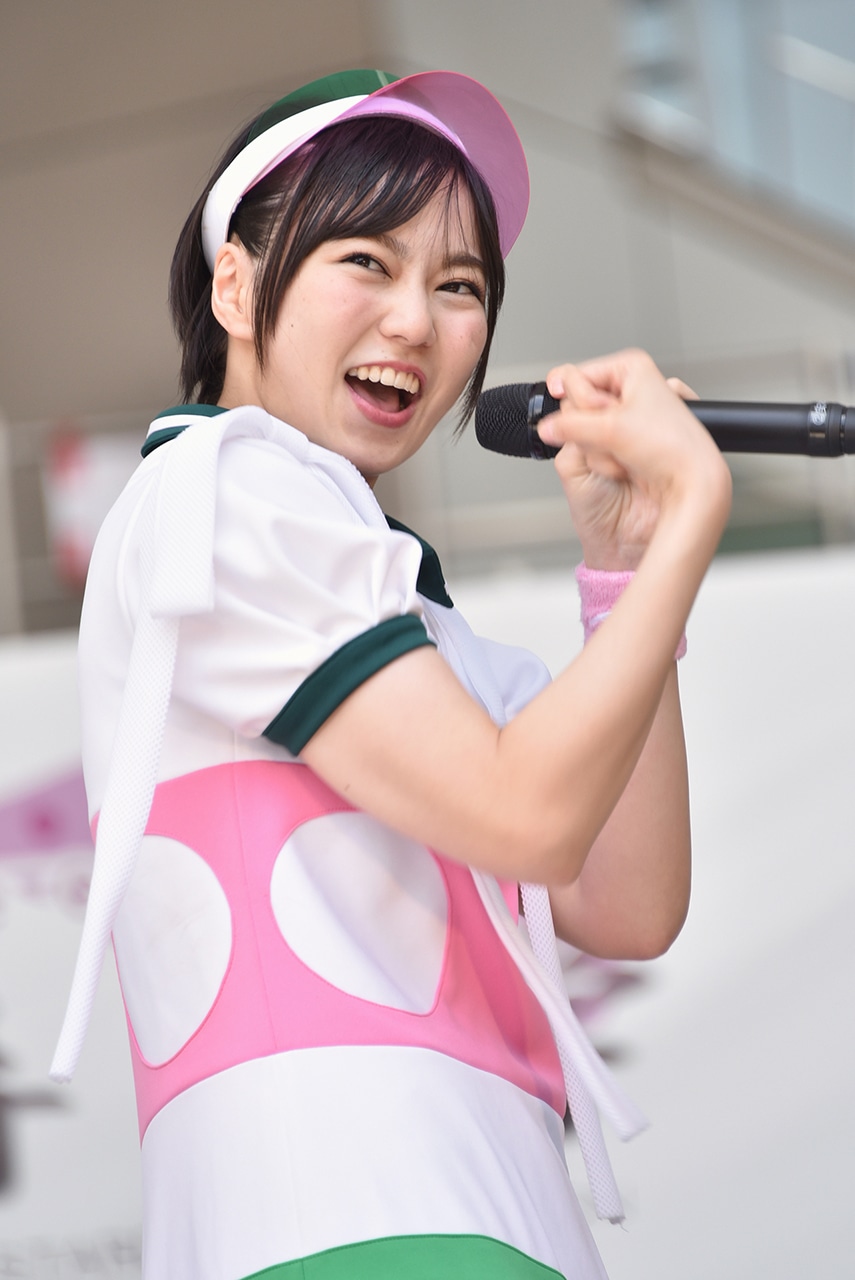 安本彩花