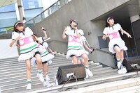 「熟女になっても feat. SUSHIBOYS」を披露する私立恵比寿中学。