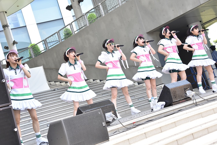 エビ中 熟女になっても をガンダム前で初披露 グラサン姿のyasuboysがラップ決める ライブレポート 写真30枚 音楽ナタリー