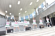 私立恵比寿中学「でかどんでん」リリース記念イベントの様子。